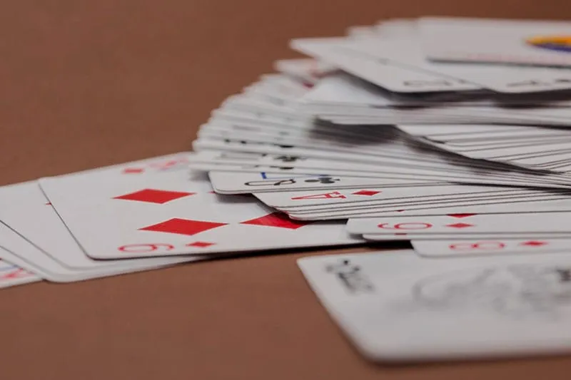 Burraco with three players: the rules