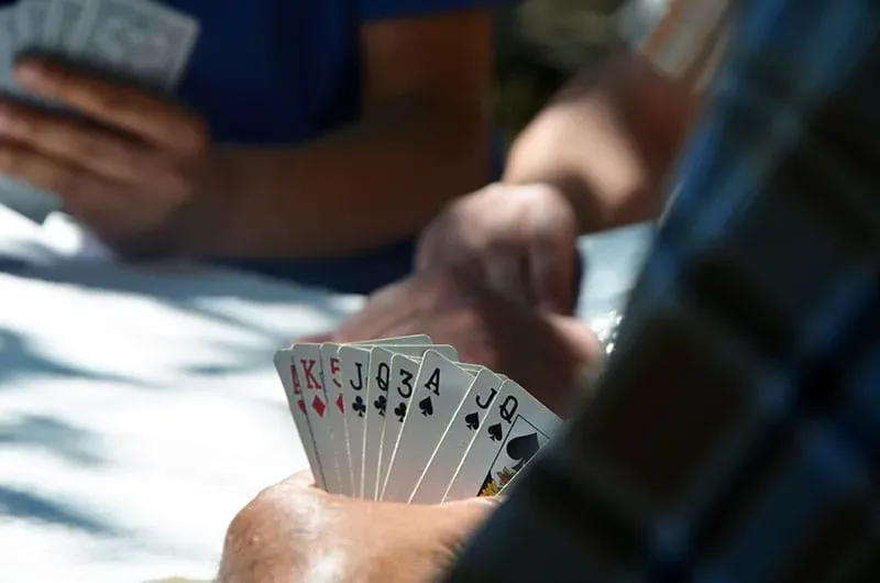 Burraco e solidarietà: un legame indissolubile